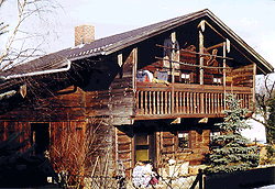 Kleinbauernhaus (Blockbau) von 1697 in Breiteich, Gemeinde Windorf Kleinbauernhaus (Blockbau) von 1697 in Breiteich, Gemeinde Windorf